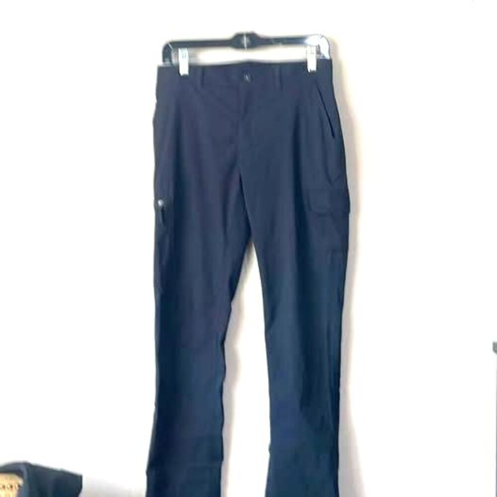 The north face Paramount, hiking pants size 4 women’s black adjustable.